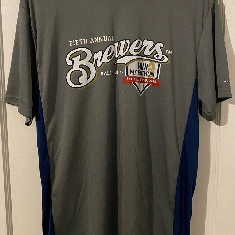Milwaukee Brewers 2015 Mini Marathon Men’s Large T-shirt